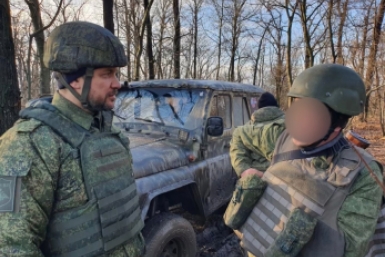 Александр Осипов и военный со страницы главы Забайкалья в &quotВК&quot