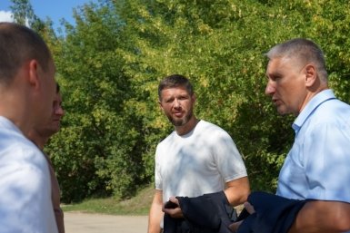 Председатель думы Иркутска Евгений Стекачев оценил ход ремонтных работ в Университетском дума Иркутска