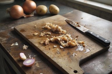 Разделочная доска GigaChat (18+)