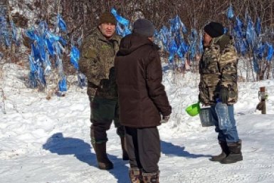 Беседа инспектора и местного жителя тг-канал (18+) &quotЗаповедное Забайкалье&quot