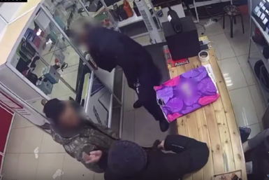 Кража телефона кадр из видео