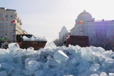 Уборка Ледового городка тг-канал (18+) мэрии