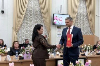 Осипов вручил награды жёнам и матерям участников СВО в Забайкалье правительства Забайкалья