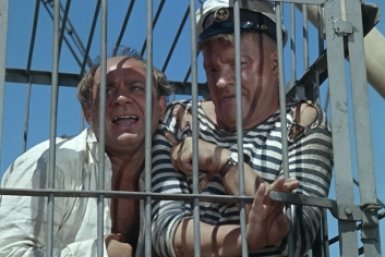 Кадр из фильма &quotПолосатый рейс&quot 