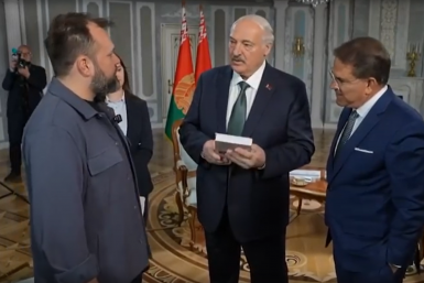 Книгу-антиутопию главреда RT вручили президенту Белоруссии Александру Лукашенко