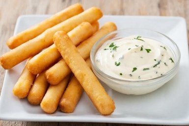 Смешиваем картофель с сыром — и поднос вкуснятины готов: аж пальцы откусят Создано с помощью ИИ