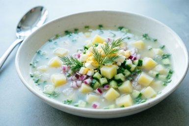 Окрошка — незыблемая классика: пошаговый рецепт холодного супа — освежает и бодрит