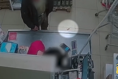 Злоумышленник в магазине Кадр из видео
