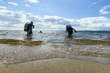 Водолазы Забайкалпожспаса провели урок безопасности для детей на Арахлее Минлес Забайкалья