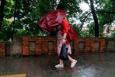 дождь, ливень, осадки, непогода, зонт, Тайфун Евгений  Кулешов, ИА PrimaMedia.ru