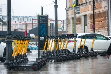 В России приняли новый ГОСТ на электросамокаты и добавили новые знаки на дорогах
