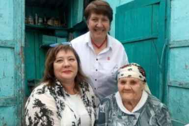 Жительница Хилка Анастасия Крюкова отметила 99-летие департамента ЗАГС Забайкалья