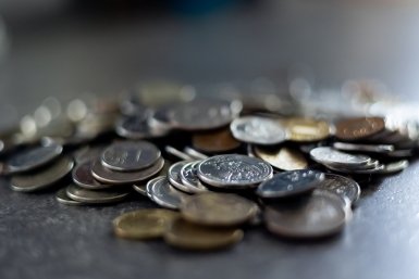Сохранение ставки на уровне 14% поддержит рубль - эксперт