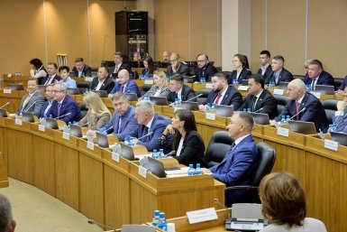 Первое заседание Заксобрания Приморского края восьмого созыва открыли Дмитрий Осипчук, ИА PrimaMedia