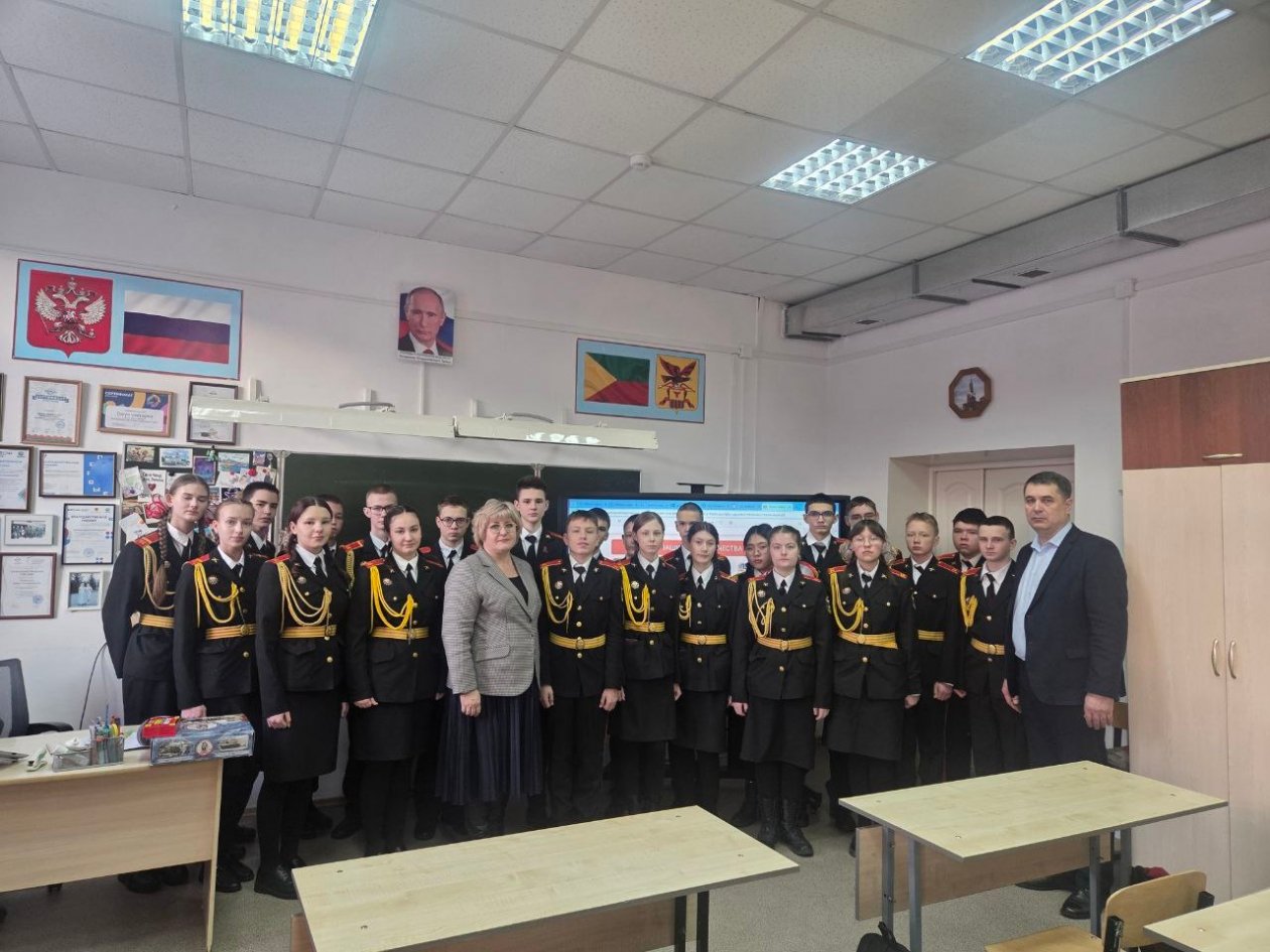 Встреча министра и кадетов пресс-службы Минобразования края