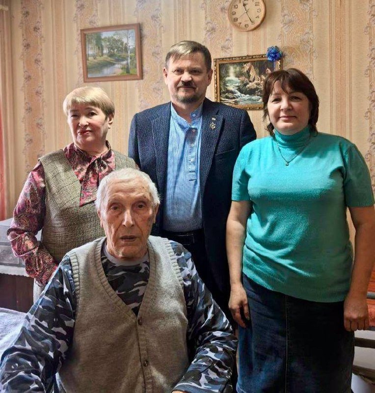 Иннокентий Гамов отметил своё 99-летие тг-канал (18+) городской администрации