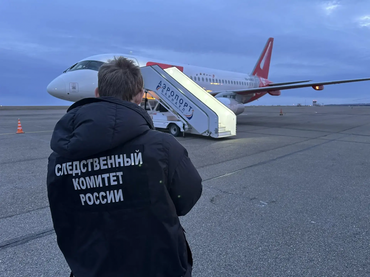 Самолёт &quotБарнаул – Чита&quot не смог покинуть аэропорт из-за неисправности тормозной системы канал Восточного межрегионального СУТ СК России в МАХ (6+)