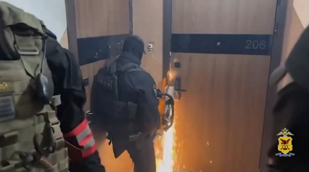 Вскрытие двери Кадр из видео