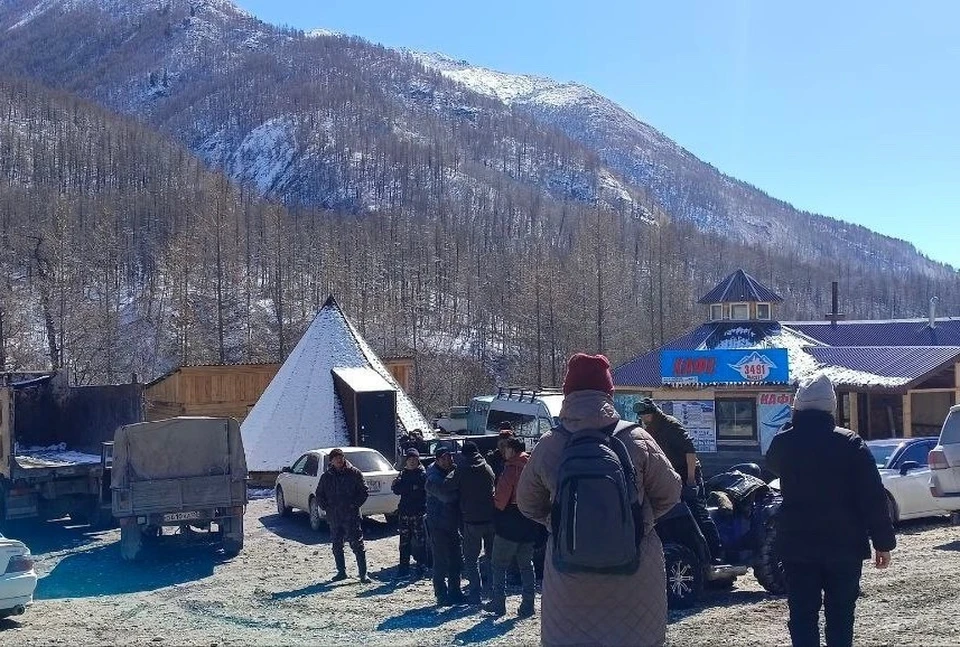 Владелец кафе выехал на помощь туристам администрация Окинского района Бурятии