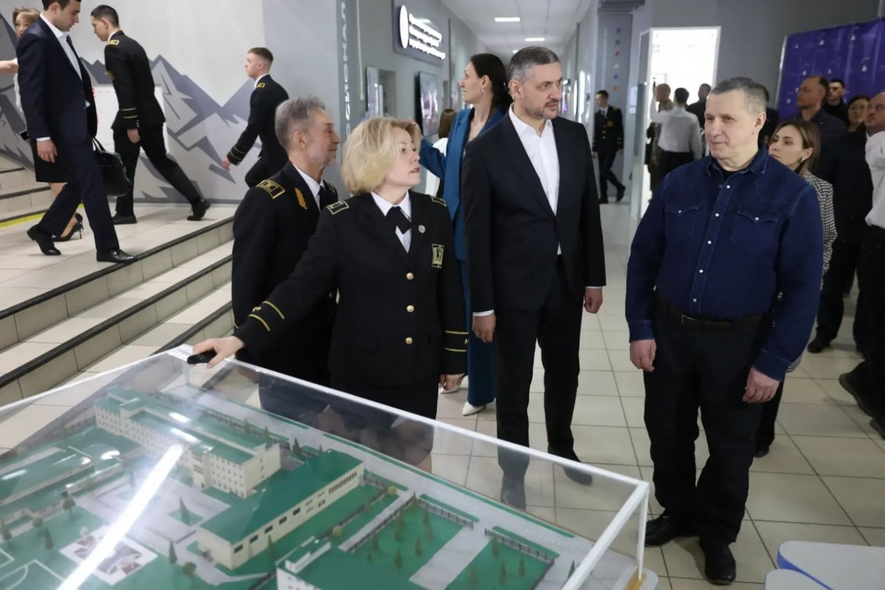 Трутнев в горном колледже тг-канал (18+) правительства Забайкалья