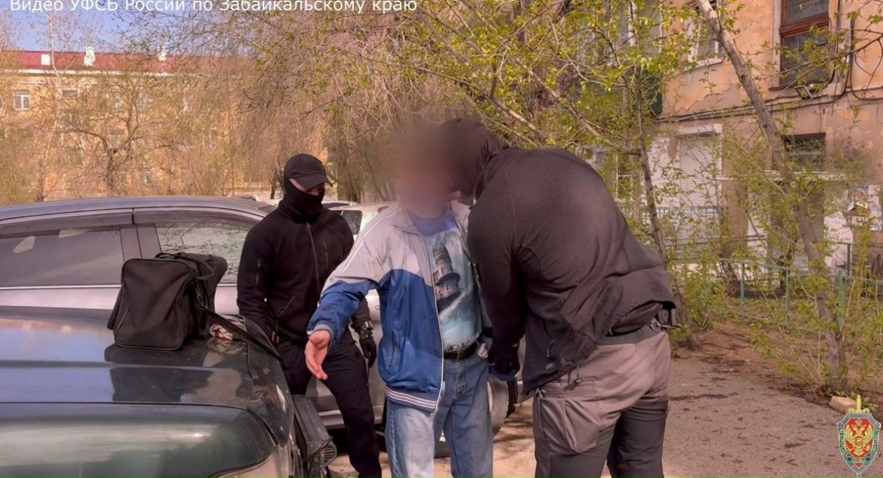 Читинца задержали за продажу боеприпасов без лицензий скриншот из видео УФСБ Забайкалья