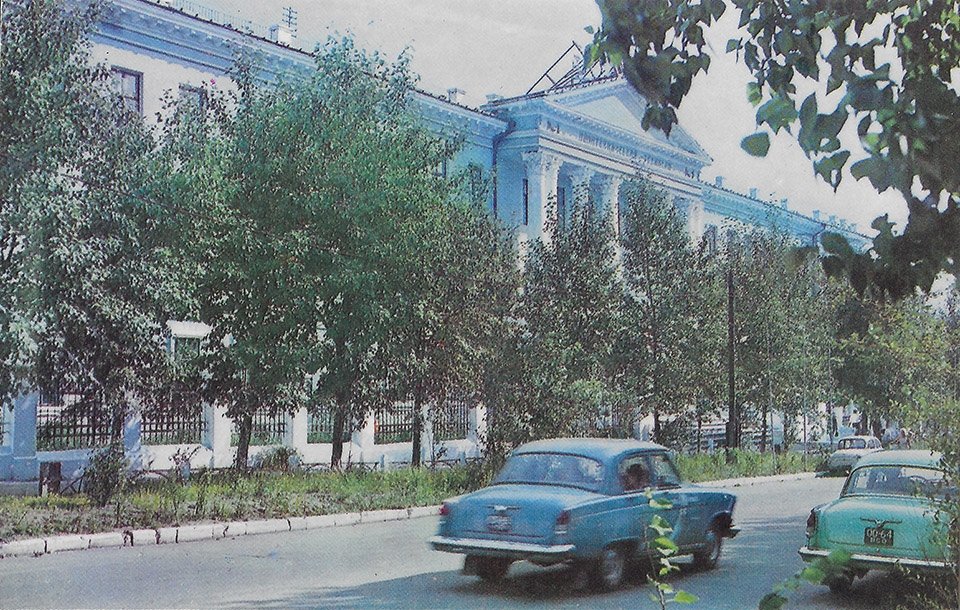 Сайт: sovietpostcards, автор: А. Шапиро
