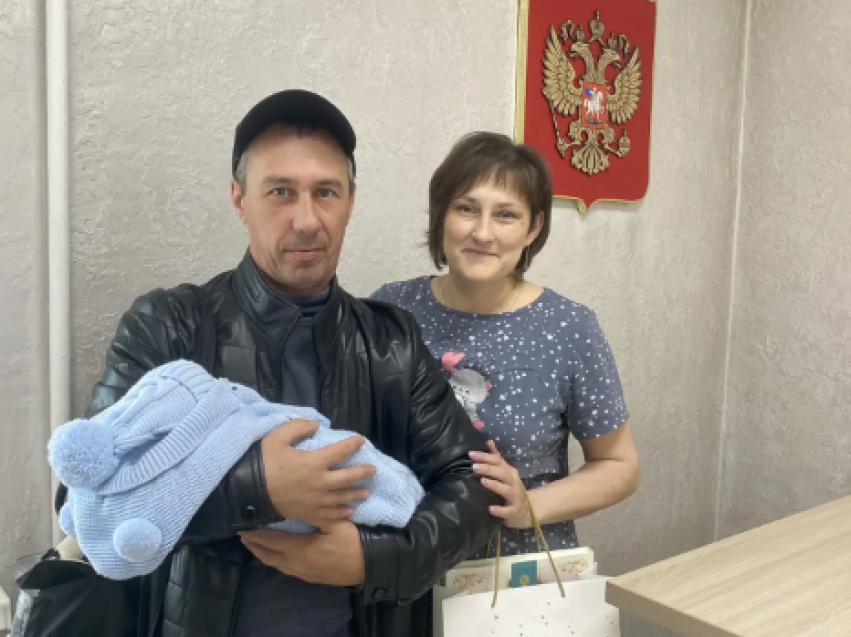 Новорождённая девочка пресс-служба Департамента ЗАГС Забайкалья