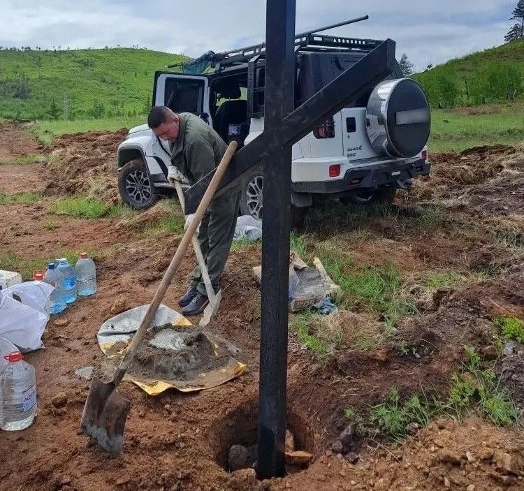 Памятник бойцам ДВР и поминальный крест восстановили на Яблоновом хребте думы Читы