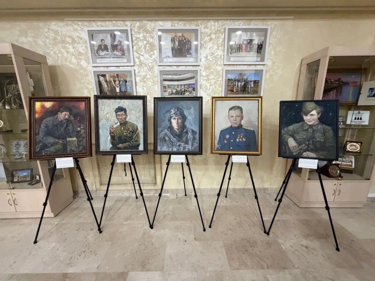 Портрет снайпера из Забайкалья представлен на выставке в Общественной палате РФ правительство Забайкалья