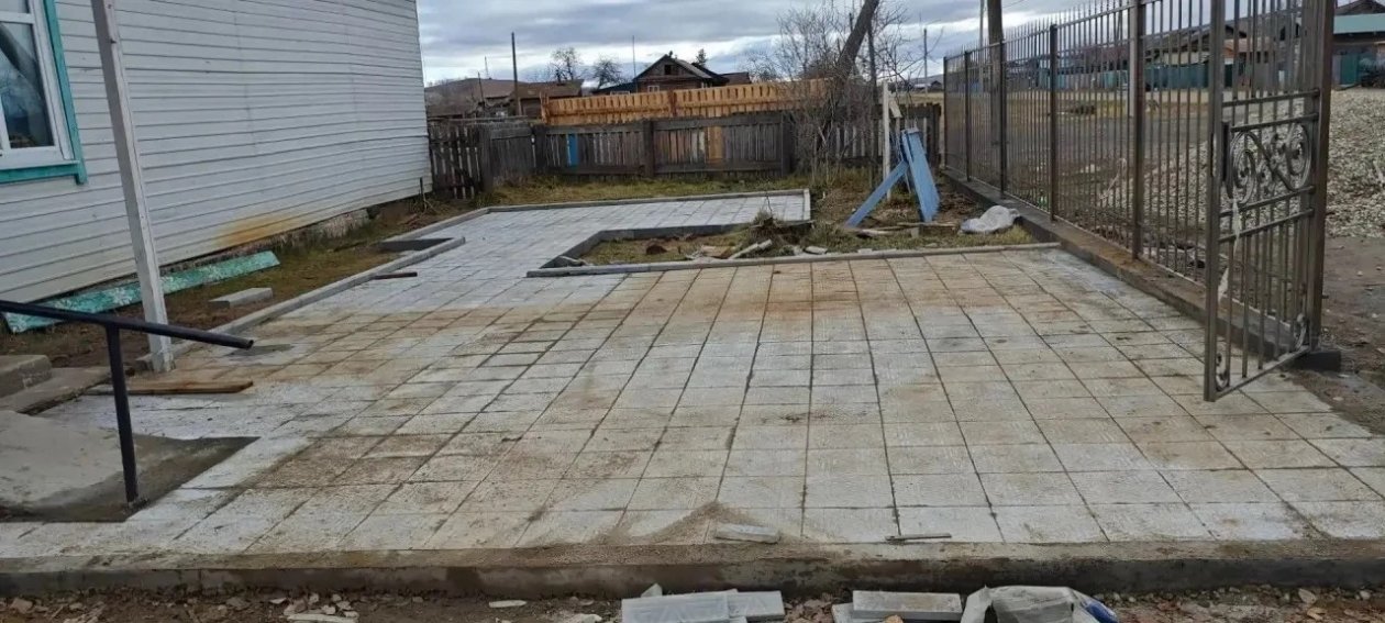 Приклубную территорию благоустраивают в Шелопугино за 3 млн рублей