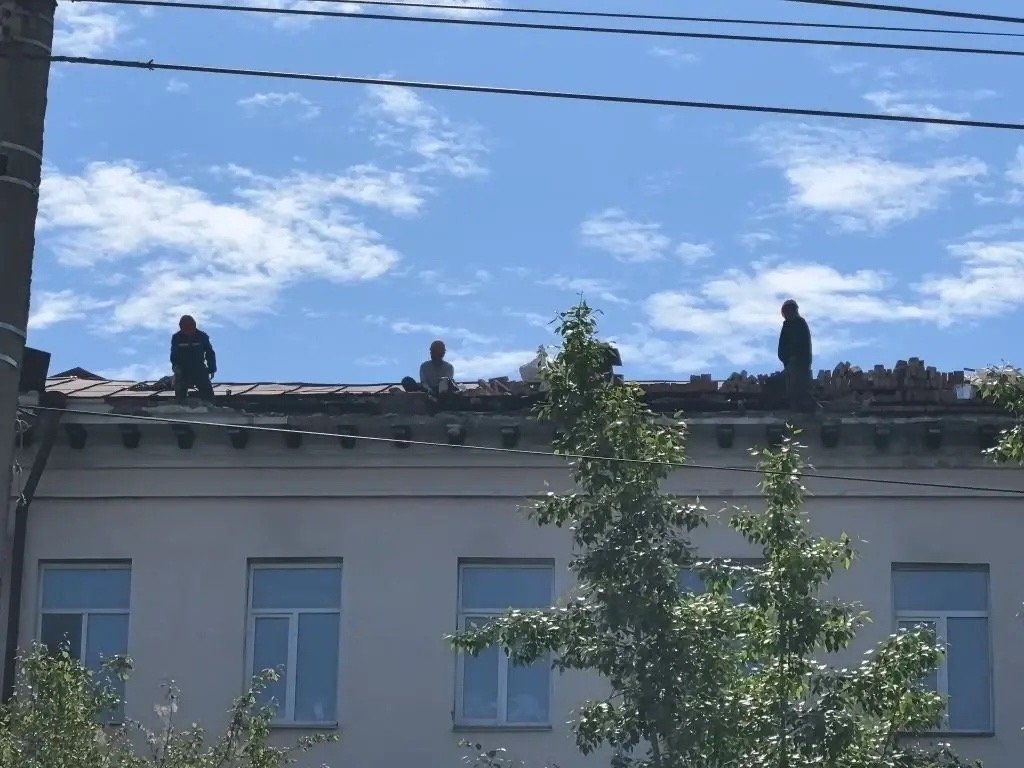 Ремонт крыши и чердака начали в Читинском политехническом колледже пресс-секретарь комитета образования Читы Гэсэр Раднаев