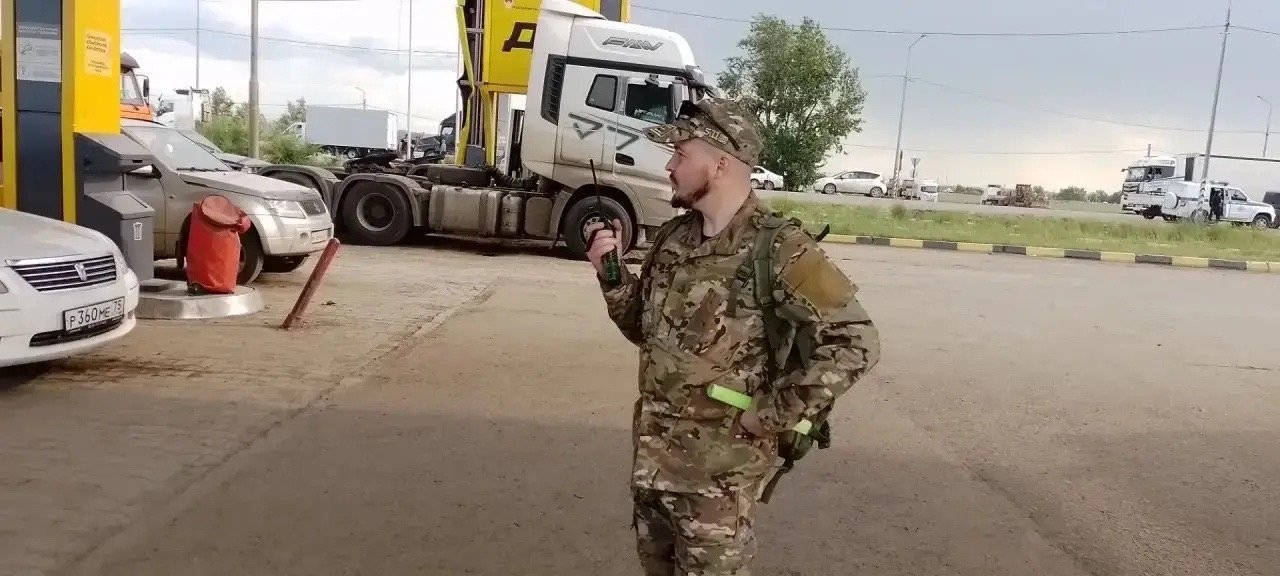 Госслужащие помогают регулировать очереди на АЗС в Забайкалье канал в МАКСе (12+) официальных новостей о топливе в Забайкалье