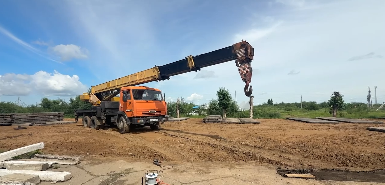 Строительство храма Кадр из видео
