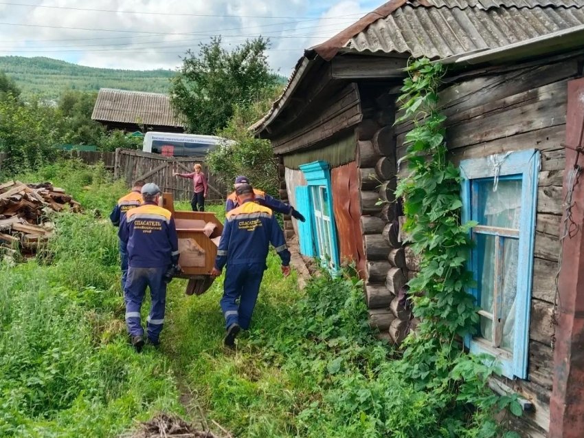 Спасатели пресс-службы Министерства лесного хозяйства и пожарной безопасности Забайкальского края