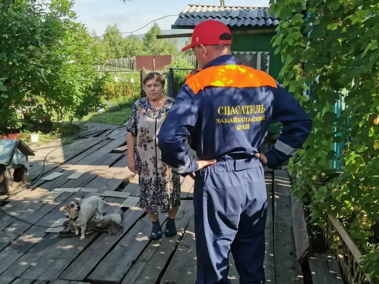 Спасатели продолжают помогать жителям Чернышевского округа после паводка в Забайкалье правительство Забайкалья