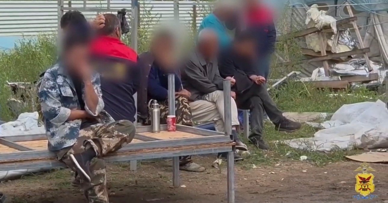 Полиция нашла восемь нелегалов и 160 нарушений среди мигрантов в Забайкалье УМВД Забайкалья