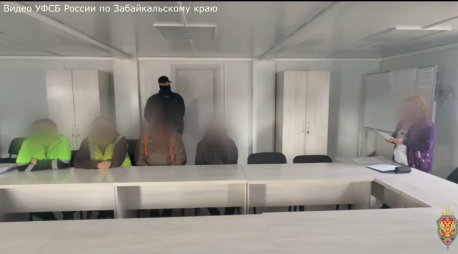 Девяти мигрантам, приехавшим в Забайкалье на заработки, закрыли въезд в РФ на полвека кадр из видео